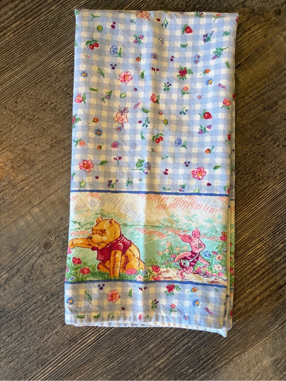 Vintage Winnie the Pooh kitchen towel 19x25” 100% Cotton